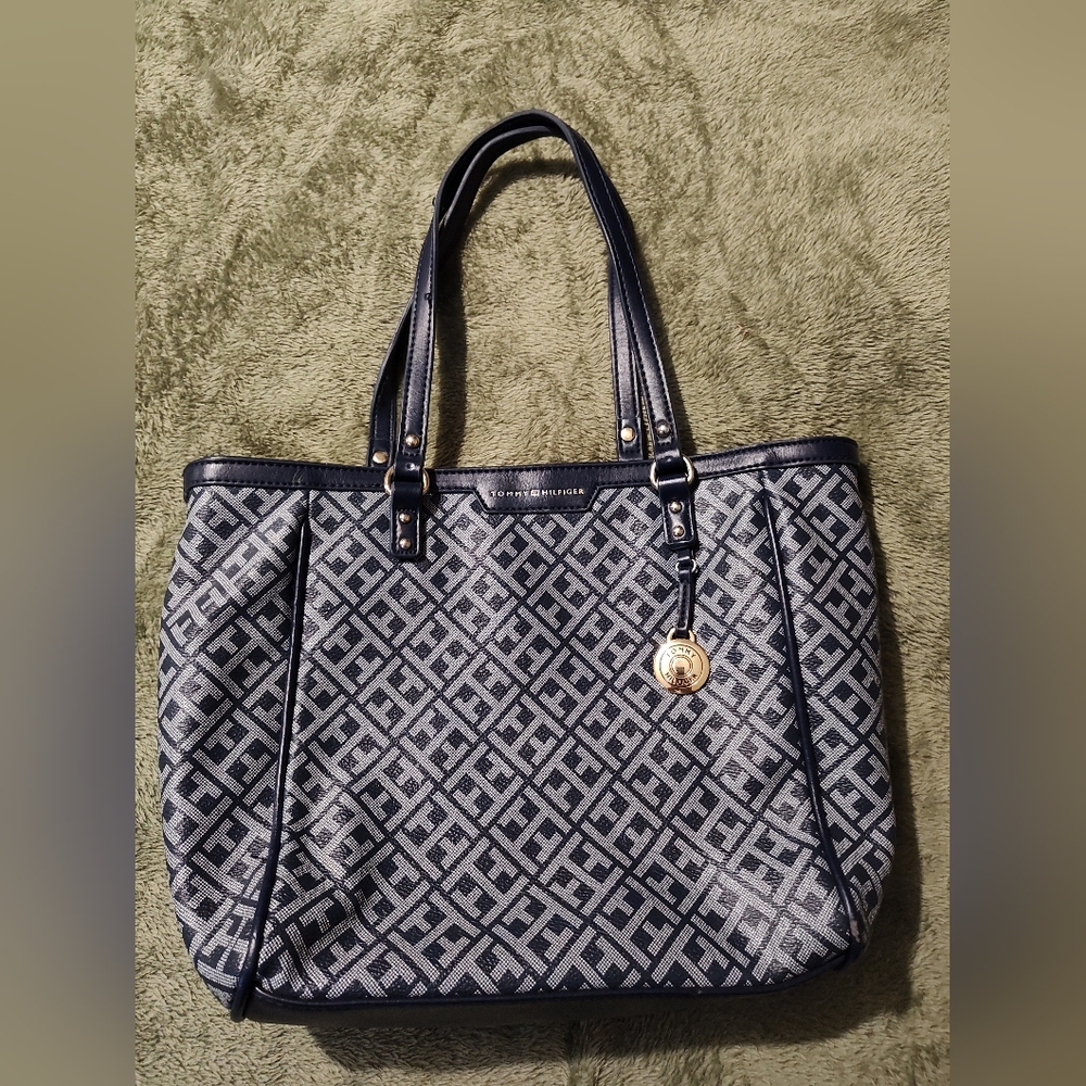 Tommy Hilfiger Blue and Gold Tote Bag with Sophisticated Design
